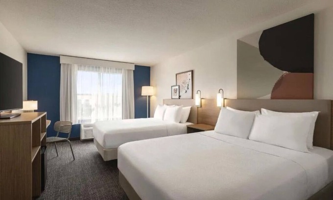 Southwest Orlando Hostel | 4 Relaxing Rooms Perfect for Your Orlando Adventure – Free Breakfast & Pool