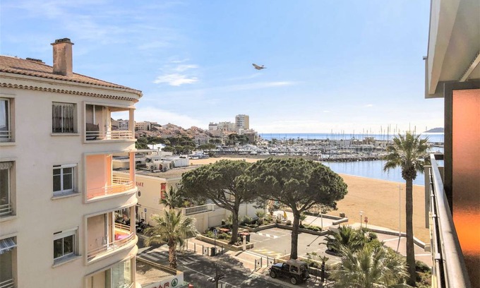 Sainte-Maxime City Centre House | 40 m² House ∙ 1 bedroom ∙ 4 guests