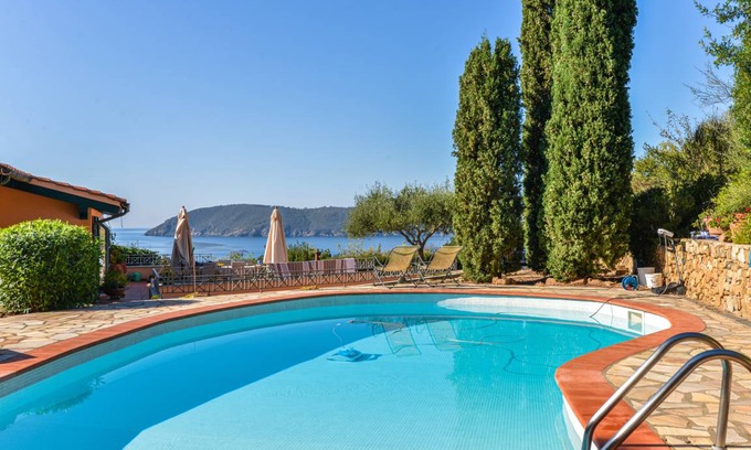 Capoliveri Villa | 40 m² Villa ∙ 2 bedrooms ∙ 4 guests