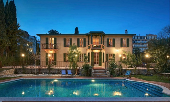 La Croix des Gardes Villa | 400 m² Villa ∙ 4 bedrooms ∙ 8 guests