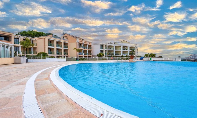 La Croix des Gardes Apartment | 42 m² Apartment ∙ 2 bedrooms ∙ 4 guests