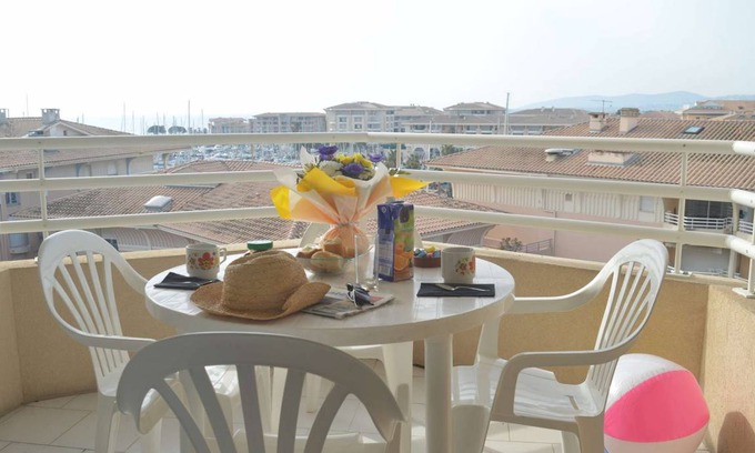 Frejus Plage Apartment | 42 m² Apartment ∙ 2 bedrooms ∙ 5 guests