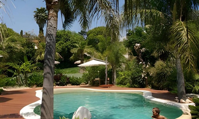 Riou - Petit Juas - Av de Grasse Bed & Breakfast | 45 m² Bed and breakfast ∙ 5 guests