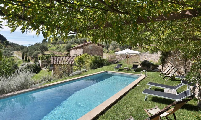Vorno Villa | 450 m² Villa ∙ 5 bedrooms ∙ 10 guests