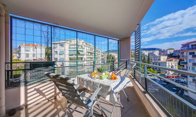 Liberation Apartment | 46 m² Apartment ∙ 1 bedroom ∙ 3 guests