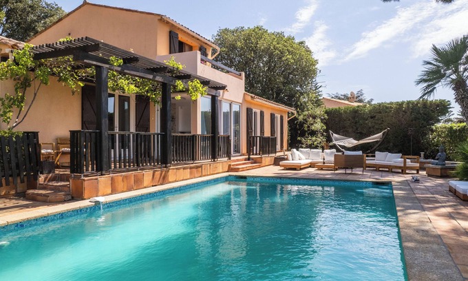 La Roquette-sur-Siagne Villa | 5-Br. VILLA with sauna, swimming pool and sea view