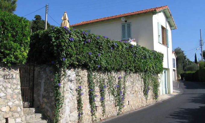 Mougins House | 50 m² House ∙ 1 bedroom ∙ 2 guests