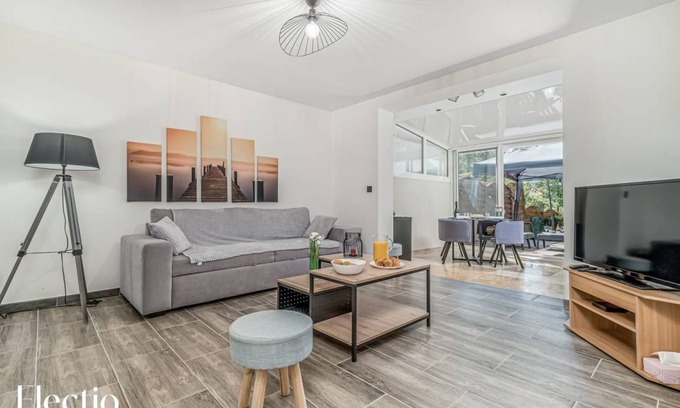 Sainte-Maxime - Saint-Tropez Apartment | 55 m² Apartment ∙ 1 bedroom ∙ 4 guests