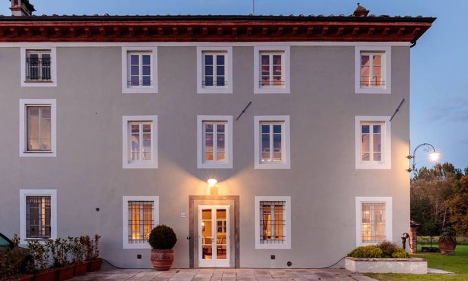 Vicopelago Villa | 550 m² Villa ∙ 5 bedrooms ∙ 10 guests