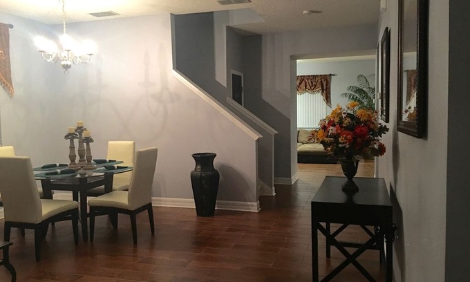 Sunrise Lakes House | 6 BR, 4.5 BA with spa/pool minutes to Disney, Epcot, shopping and restaurants