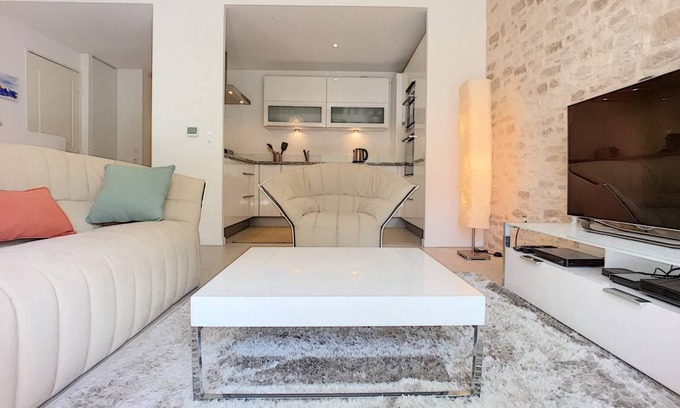Antibes Old Town Apartment | 65 m² Apartment ∙ 2 bedrooms ∙ 4 guests