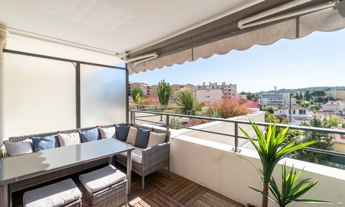 Riou - Petit Juas - Av de Grasse Apartment | 65 m² Apartment ∙ 2 bedrooms ∙ 6 guests