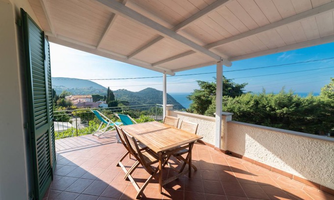 Patresi House | 65 m² House ∙ 2 bedrooms ∙ 4 guests