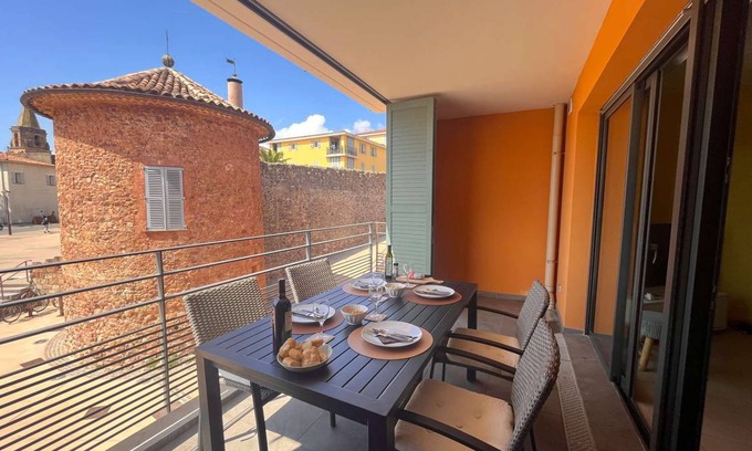 Frejus City Centre Apartment | 68 m² Apartment ∙ 2 bedrooms ∙ 4 guests