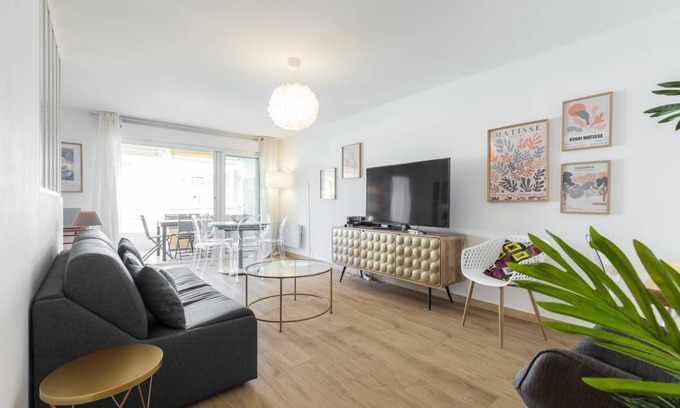 Quartier du Port Apartment | 70 m² Apartment ∙ 2 bedrooms ∙ 4 guests
