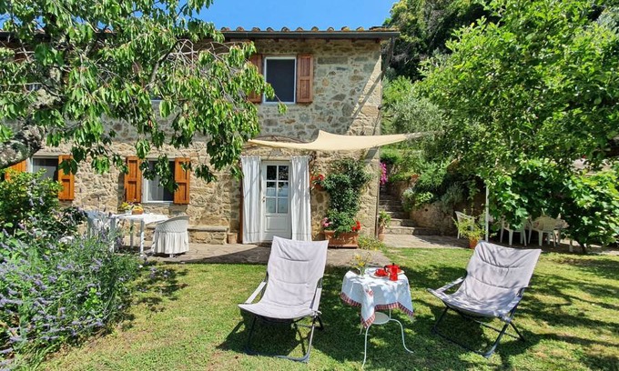 Petrognano Villa | 70 m² Villa ∙ 2 bedrooms ∙ 4 guests