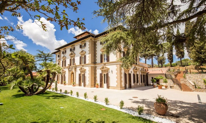 Campiglia Marittima Villa | 740 m² Villa ∙ 8 bedrooms ∙ 20 guests