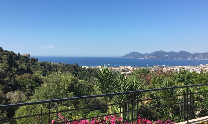 California - Pezou Apartment | 80 m² Apartment ∙ 2 bedrooms ∙ 4 guests