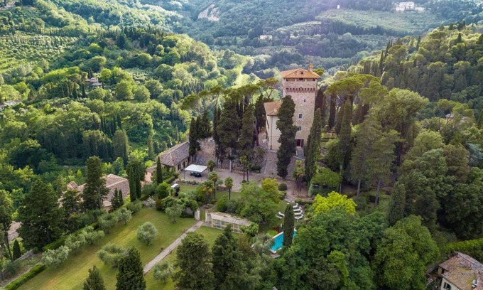 Cetona Villa | 800 m² Villa ∙ 7 bedrooms ∙ 14 guests