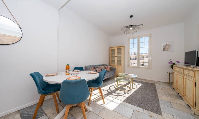 Carnot Apartment | 85 m² Apartment ∙ 3 bedrooms ∙ 6 guests