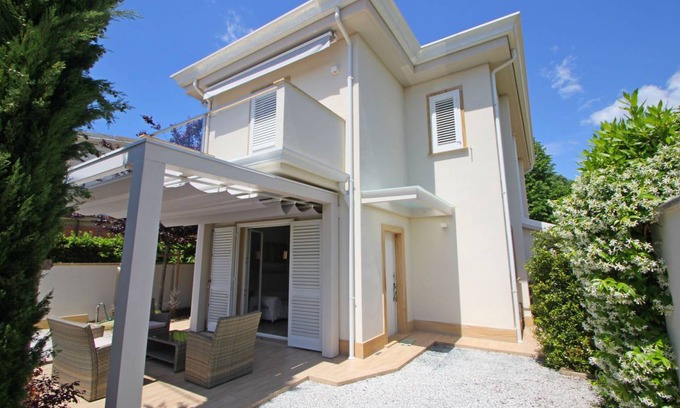 Cinquale House | 90 m² House ∙ 2 bedrooms ∙ 4 guests