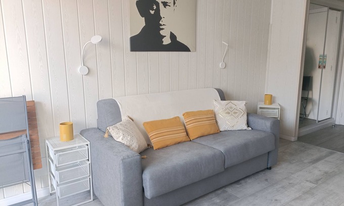 Cannes Apartment | adorable studio renovated near the Croisette