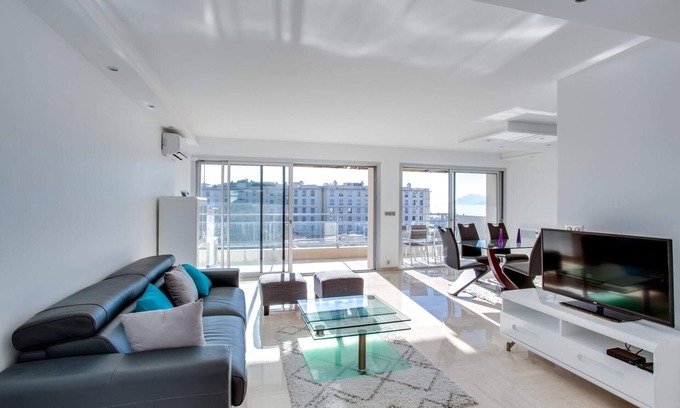Cannes Apartment | Alexandre Boulevard - Three Bedroom Apartment, Sleeps 5