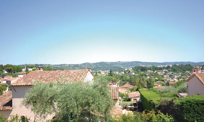 Grasse House | Amazing home in Grasse with 4 Bedrooms, WiFi and Outdoor swimming pool