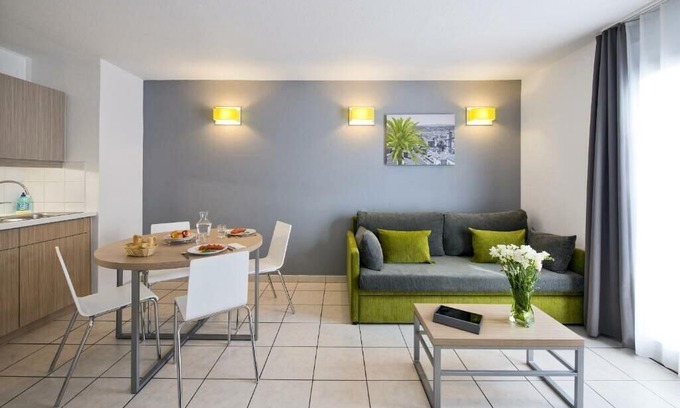 Les Baumettes Apartment | Aparthotel Adagio Acess Nice Magnan - 2 Rooms 4 People