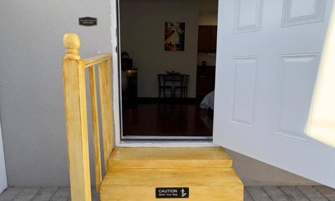 Azalea Park Apartment | Apartment ∙ 1 bedroom ∙ 2 guests