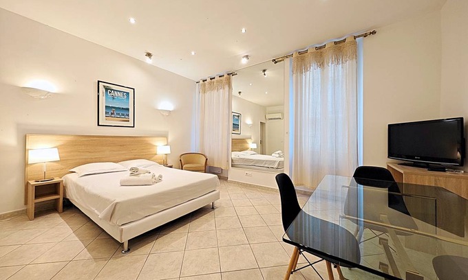 California - Pezou Apartment | Apartment ∙ 1 bedroom ∙ 4 guests
