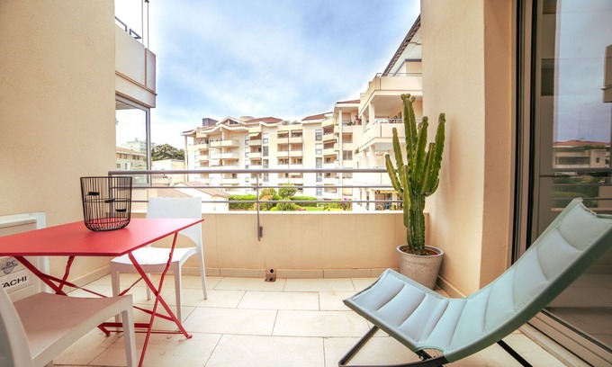 Prado - Republique Apartment | Apartment in Cannes with 2 bedrooms sleeps 4