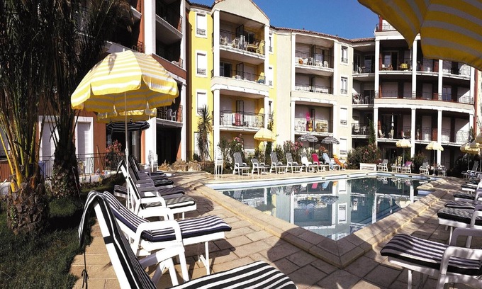 Sainte-Maxime City Centre Apartment | Apartment in Provence with Balcony