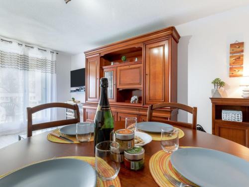 Saint-Aygulf Apartment | Apartment La Chênaie-4 by Interhome