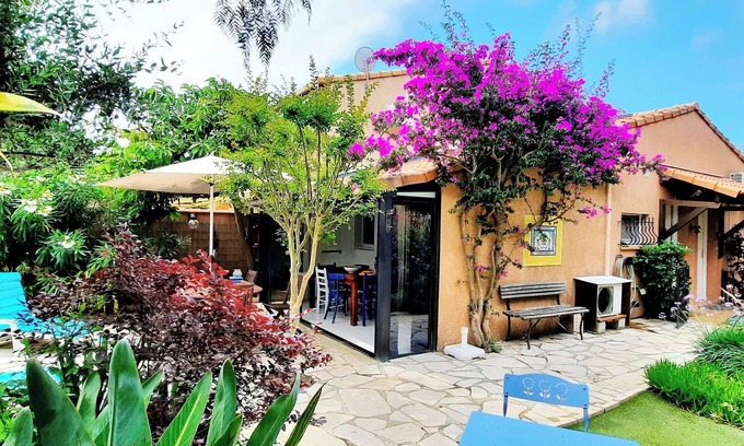 Sainte-Maxime Apartment | APARTMENT/MAZET - 300 m NARTELLE BEACH - GARDEN AND TERRACES - IDEAL FOR 4