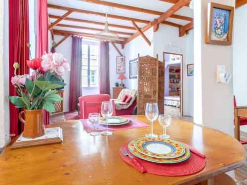 Old Town Apartment | Apartment Miralheti by Interhome
