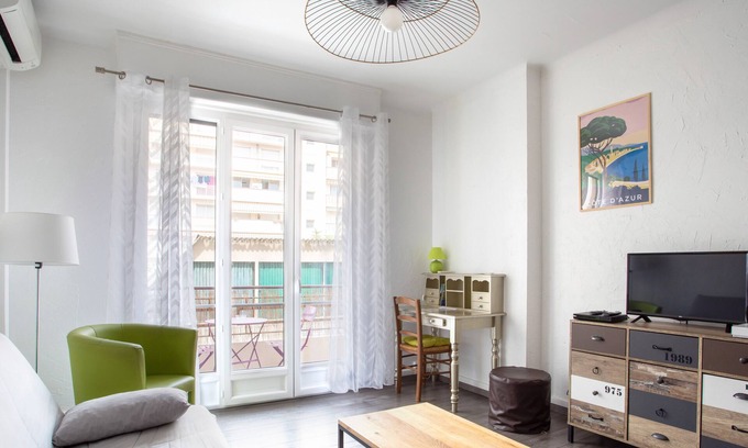 Liberation Apartment | Apartment T2 Quartier Libération near shops and tram