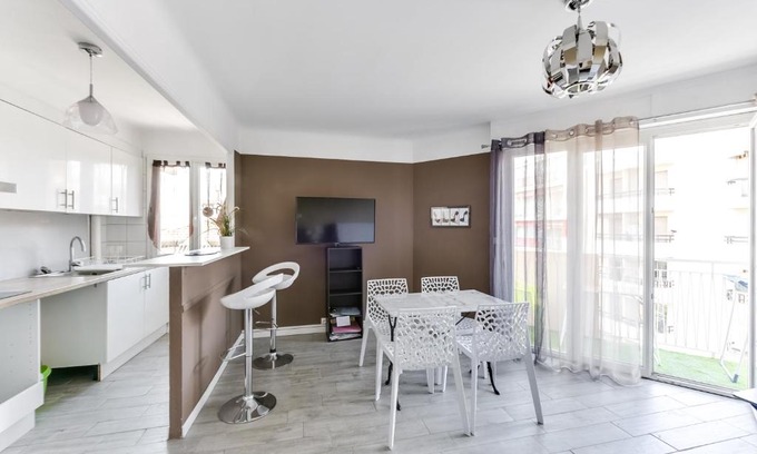Antibes City Centre Apartment | Apartment Welkeys Antibes Wilson