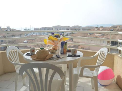 Frejus Plage Apartment | Appart cosy avec mezzanine, terrasse et parking à Fréjus - FR-1-226A-109
