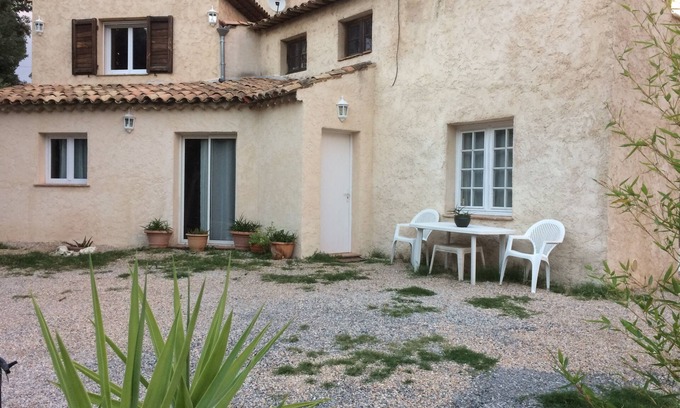 La Roquette-sur-Siagne Apartment | Apt 70 m² in villa with garden near Cannes