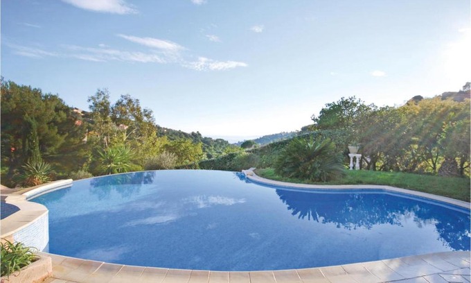 Les Issambres House | Awesome home in Les Issambres with 4 Bedrooms, WiFi and Outdoor swimming pool