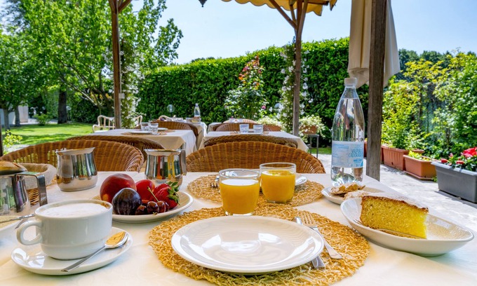 Pietrasanta House | B&B Miami Beach