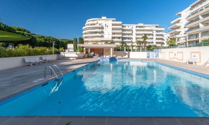 Frejus Plage Apartment | Beachside Studio with Pool, Terrace & A/C in Fréjus
