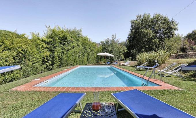 Lucca Villa | Beautiful private villa for 12 guests with A/C, private pool, WIFI and TV, close to Lucca