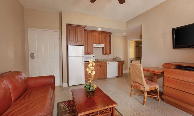 West Kissimmee Condo | BEAUTIFUL RESORT STUDIO NEAR DISNEY
