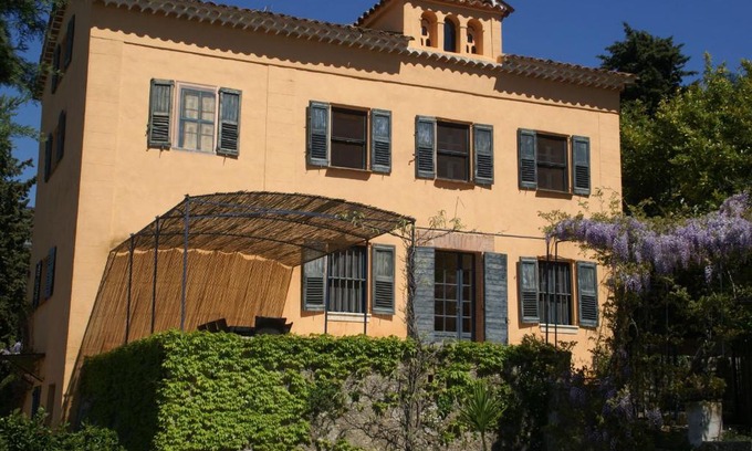 Grasse Villa | Blissful Villa in Grasse with Private Swimming Pool