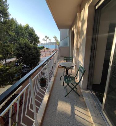 Antibes Old Town House | Brand new 2 bdr apartment in Antibes with AC and sea view