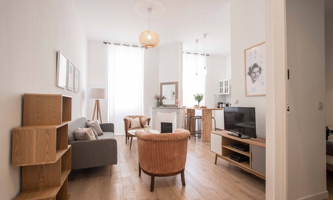 Le Suquet Apartment | Bright Modern Apartment In Charming Cannes Old Town Near The Palais Des Festival