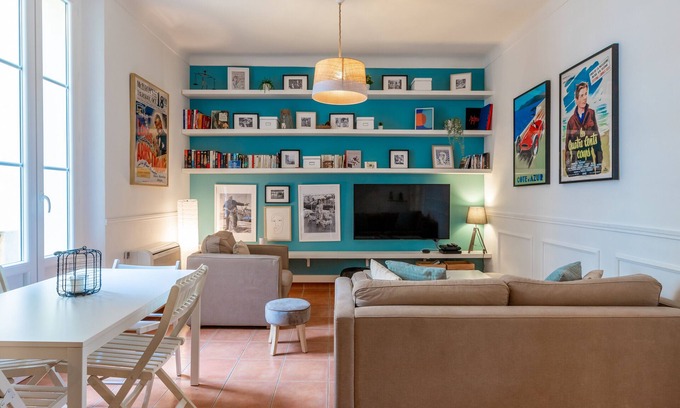 Cannes City Centre Apartment | Cannes: central apartment, lively area near beaches