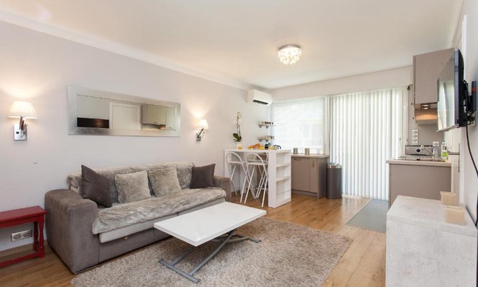 Cannes City Centre Apartment | Cannes Centre Lamy T2 35m2 Terrasse 12m2